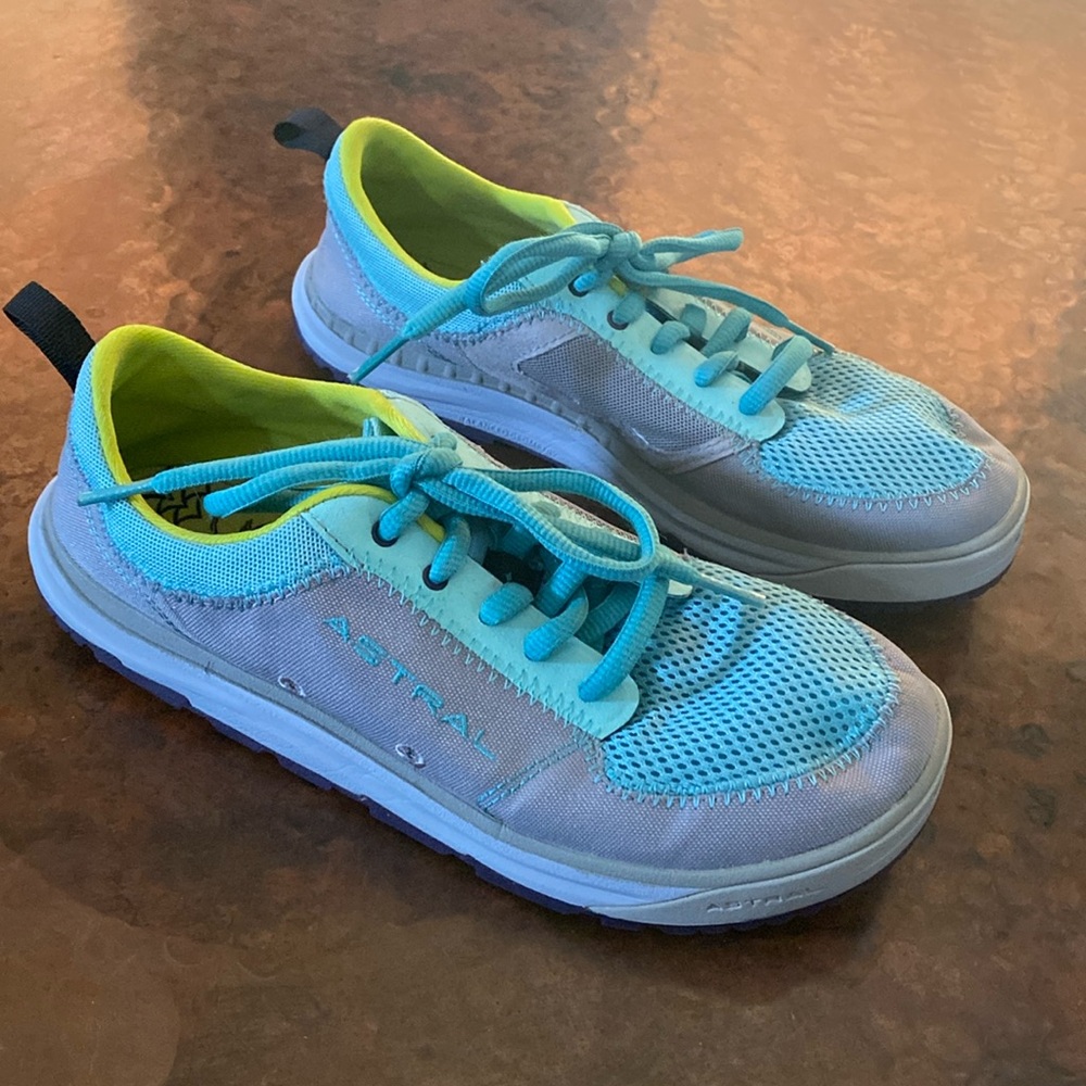 Astral womens brewess water shoes size 8